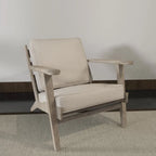 Fauteuil d'appoint, bois de manguier massif artisanal, cuir de buffle pleine fleur, mousse haute densité, milieu du siècle moderne