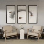 Fauteuil d'appoint, bois de manguier massif artisanal, cuir de buffle pleine fleur, mousse haute densité, milieu du siècle moderne