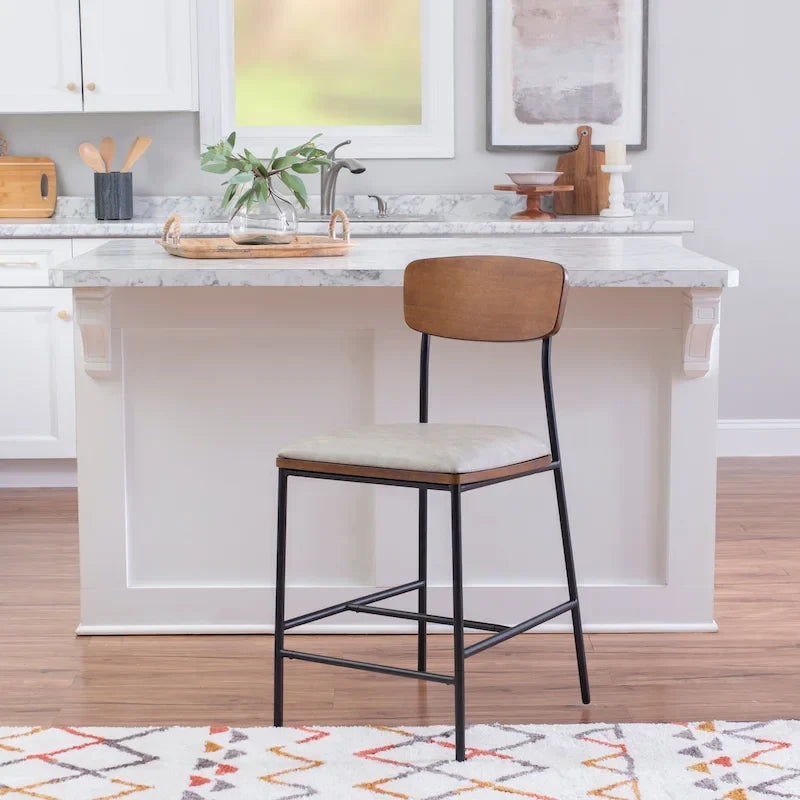 Tabouret de comptoir 25", assise en similicuir blanc, structure en acier noir, dossier en bois, style industriel/ferme moderne