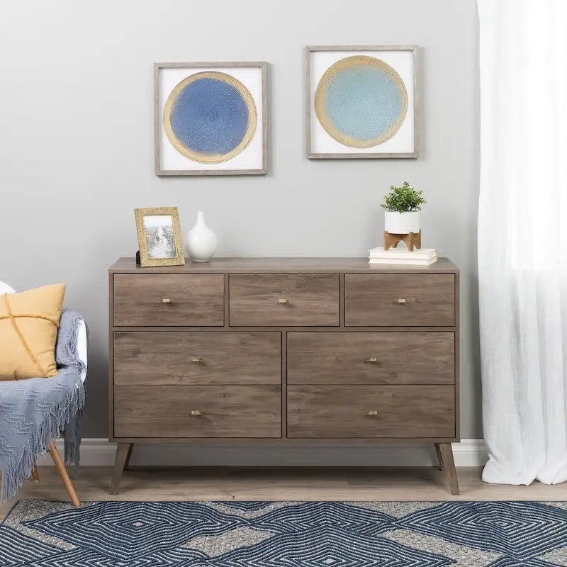 Commode moderne de style scandinave à 7 tiroirs, pieds fuselés, grand espace de rangement pour chambre, finition bois
